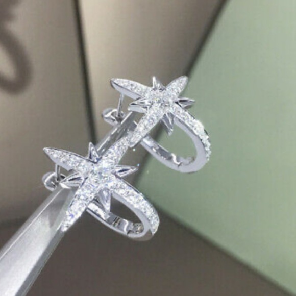 New Sterling silver Star ⭐️ Earrings - Picture 3 of 3